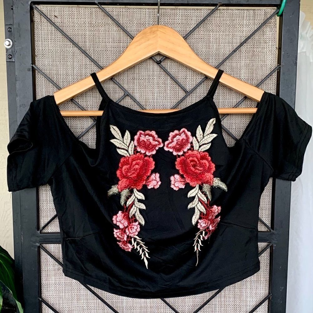 Black Rose Short Sleeve Open Shoulder Small Crop